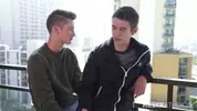 pareja amigos amantes twinks habitación evan casey