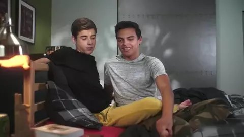 Sexo casero caliente – Joey y Gabriel (amigos)