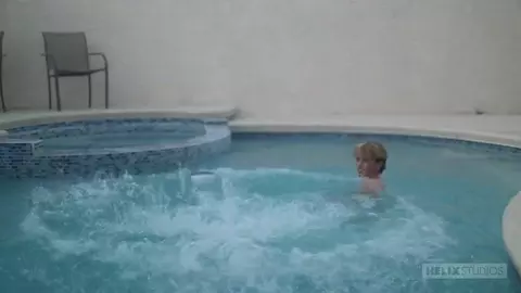 Coppia di twinks sexy a casa – Tyler e Silas