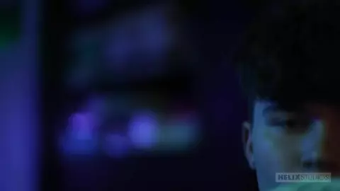 Casal de twinks sexy – festa: Elliot e Silas