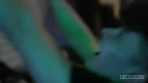 Casal de twinks sexy – festa: Elliot e Silas