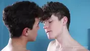 Couple de twinks bien chauds – Matthew & Silas