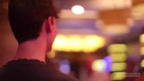 Coppia di twinks arrapati a casa – Jake & Braxon