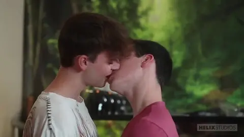 Casal de twinks excitado em casa – Jake & Braxon