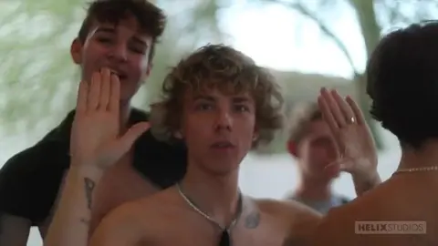 Show de casal twink sexy – Vincent & Braxon