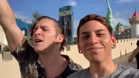 Coppia bollente tra amici – Calvin e Aiden