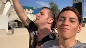 Heißes Paar unter Freunden – Calvin & Aiden
