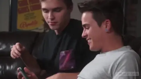 sesso caldo coppia amici casa andy tristan