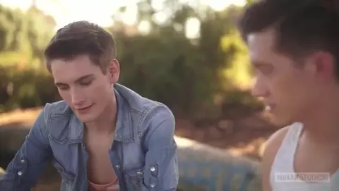 Amanti twinks arrapati – Trevor e Tyler