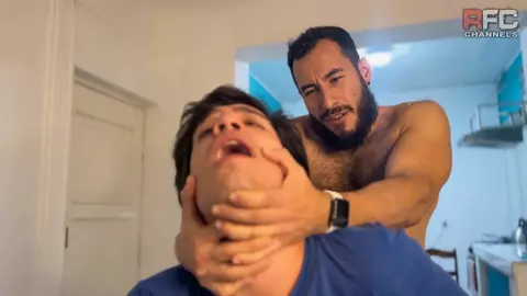 Mi primo me ayuda a sacar la proteina pero no de la licuadora