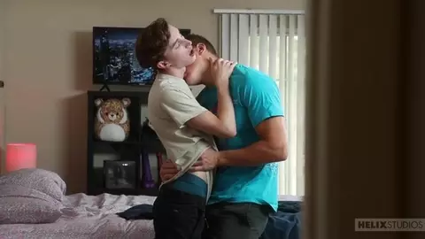 Amigos twinks em casa: Derek & Ryder