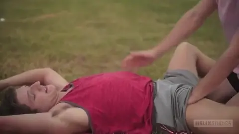 Couple de twinks bien chauds : Oliver & Ryan