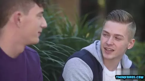 Pareja de twinks sexy: Cameron y Preston