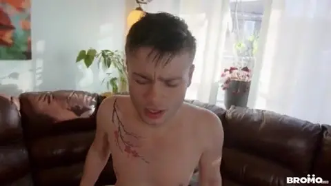 Couple sexy de gamers – John & Ryan