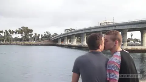 Amigos coloridos — Corbin & Logan