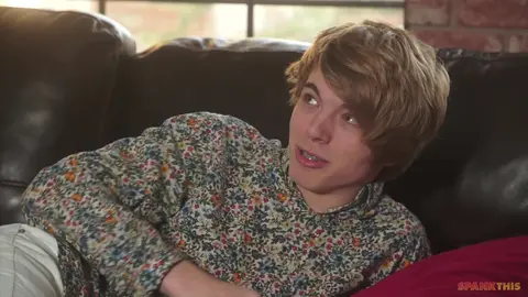 Twink sexy in cam a casa — Jamie & Max