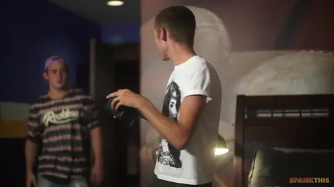 Solo cam show — twinks Josh & Julian