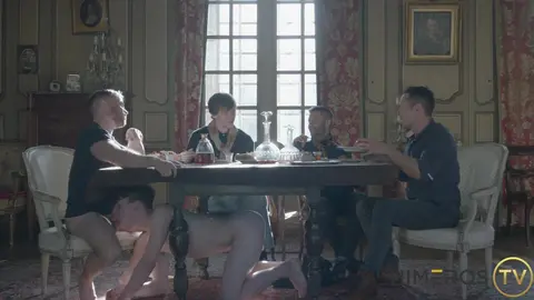 Sous la table – Gabriel Cross & Alex Faux