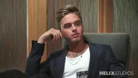 Trío de oficina entre amigos – Andy y Dylan