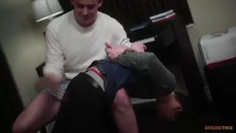 Couple porno maison : Josh & Trevor