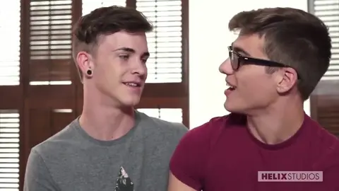 Amants twinks à la maison : Cameron & Blake