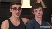 Casal pornô de twinks tarado: Ricky e Blake