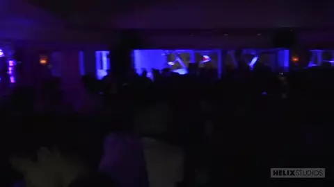 Plan à trois à l’hôtel — Max, Ben & Blake