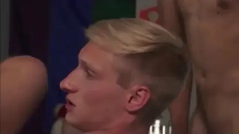 Ménage em casa com amigos – Max, Stefan e Mitch