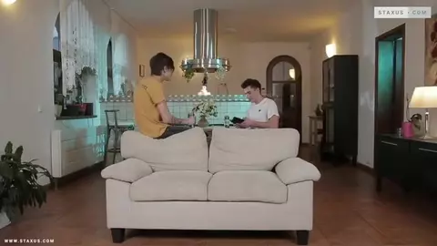 Pareja porno sexy de twinks – Beno y John