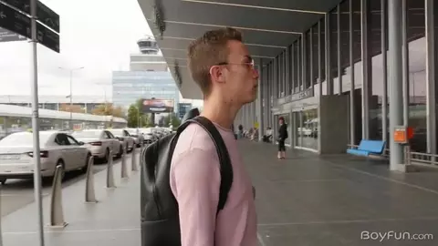 Casal de twinks travesso em casa – Nick & Jessee