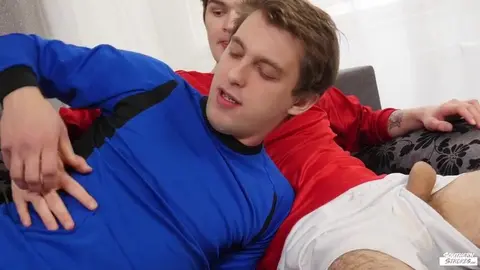 Coppia di compagni di squadra a casa – Jeremy & Curtis