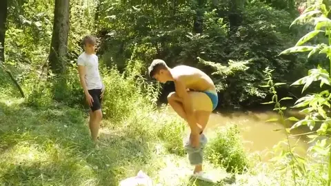 Coppia sexy — amanti all’aperto Finn & Lucian