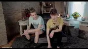 Twinks quentes em flip fuck — Timmy e Grin
