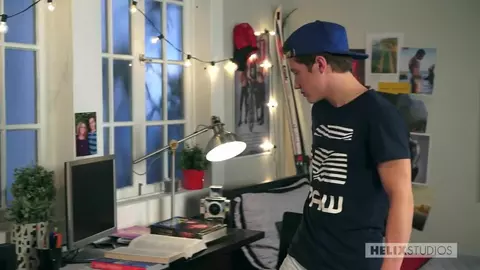 Scopata in dormitorio