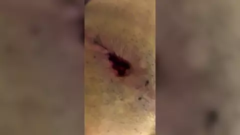 Je joue avec mon cul et des sex-toys