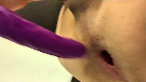 Jugando con mi culo y juguetes sexuales