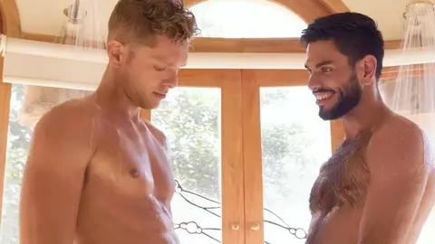Michael Lucas et Nico Zetta baisent Vlad Stark
