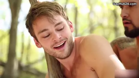 Boomer Banks goza dentro de Max Adonis ao ar livre