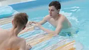Heißes Pornopaar am Pool – Vitali & Dominik