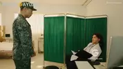 Soldado y médico asiático