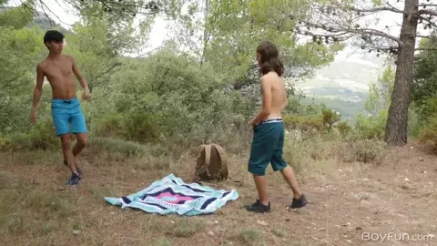 Couple sexy en montagne – Jake & Maxxie