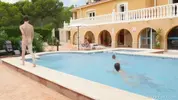 Dreier am Pool — Freunde Alex, David & Jake