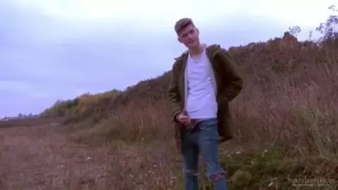 Casal sexy ao ar livre – Curtin & Tony