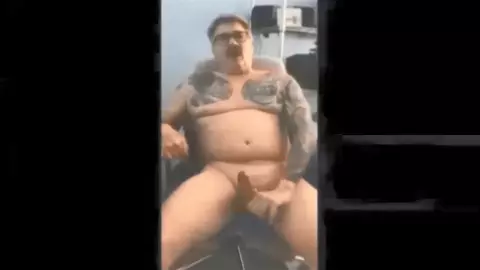 CONFIESO AL MUNDO QUE SOY GAY