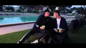 Coppia porno sexy al college: Ron e amici twink