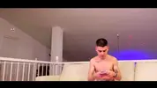 Coppia porno sexy al college: Ron e amici twink