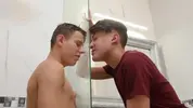 Twinks sexy – couple et potes : Danny & Ollie