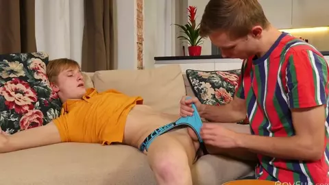 Casal de twinks pornô sexy – Alex & Ben