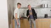 Sexy Twink-Porno-Paare – Ben & Paul (unter Freunden)