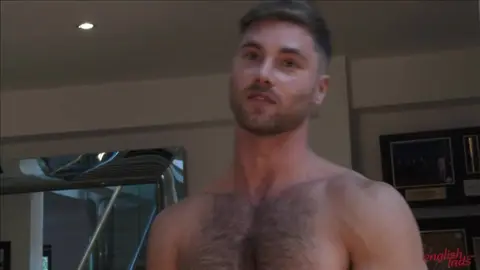 Rugbista hétero se masturba